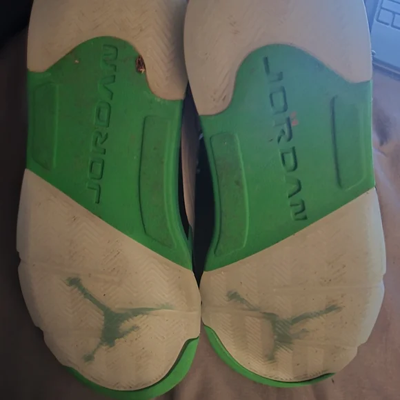 Air Jordan 13 Retro Lucky Green Mens 9.5 Women's 11 Shoes - Picture 8 of 9